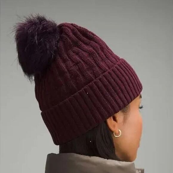 NWT Lululemon Cable Knit Pom Beanie Burgundy Cassis Nylon Blend – One Size - Picture 2 of 8